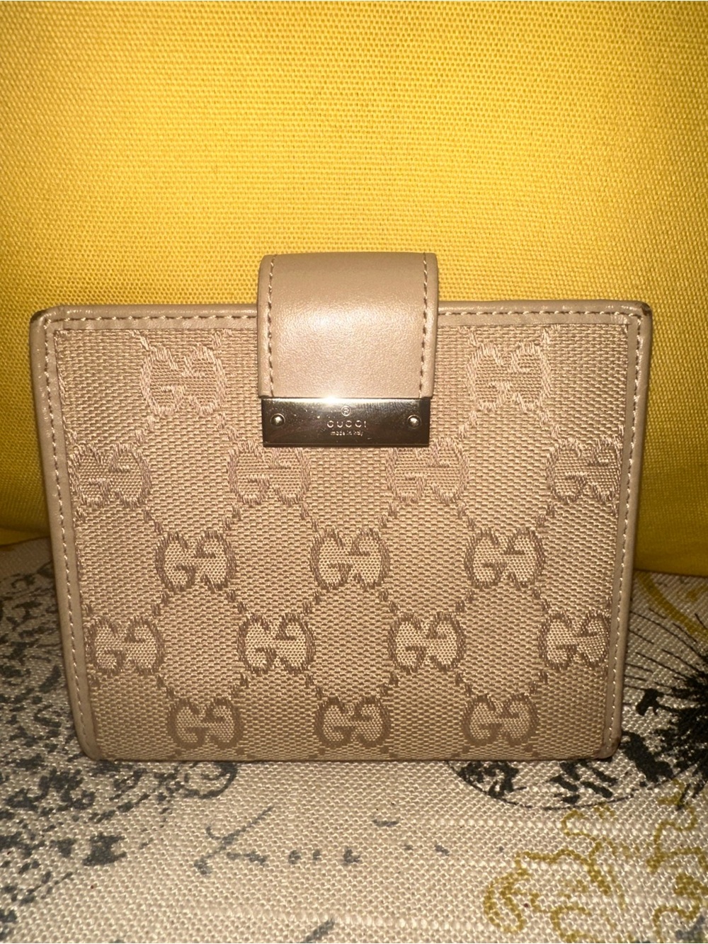 Gucci GG Canvas Beige Bi fold Wallet